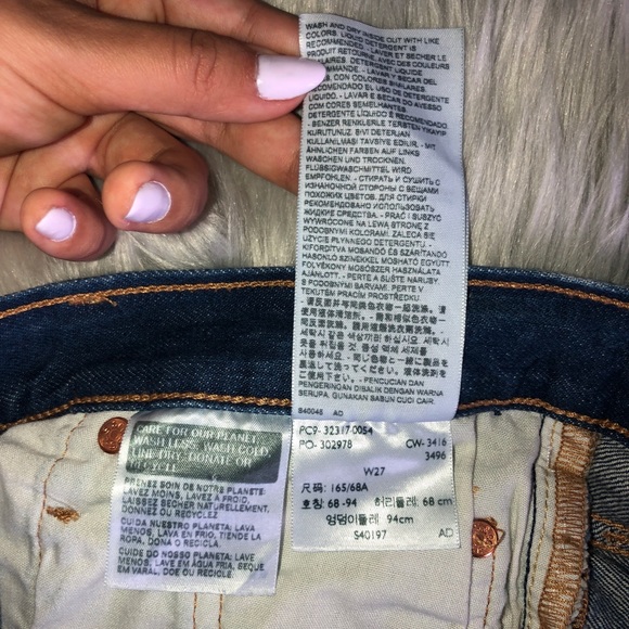 Levi’s 501 Shorts - Picture 5 of 5